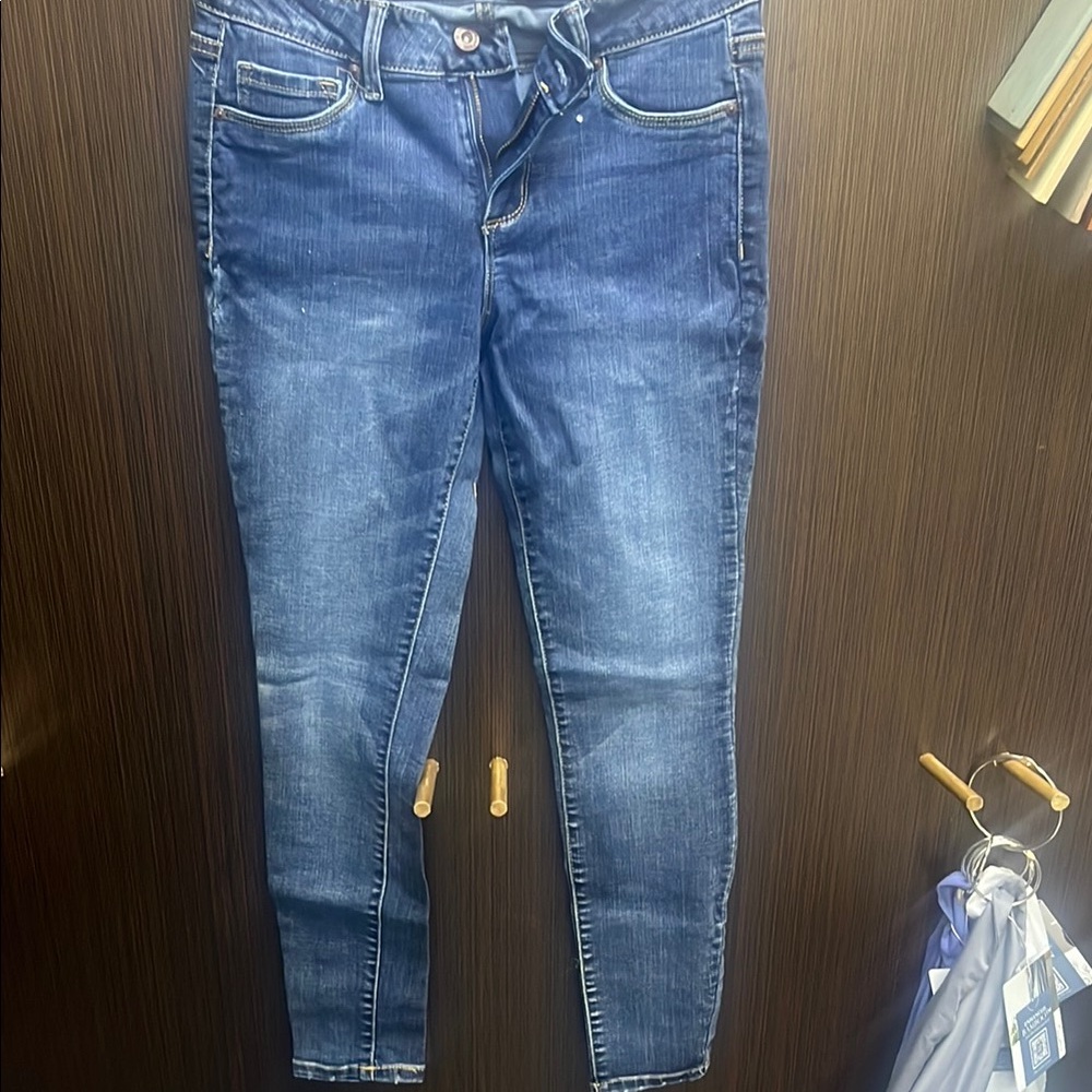 Jessica Blue Cropped Ankle Jeans with Distressed Look